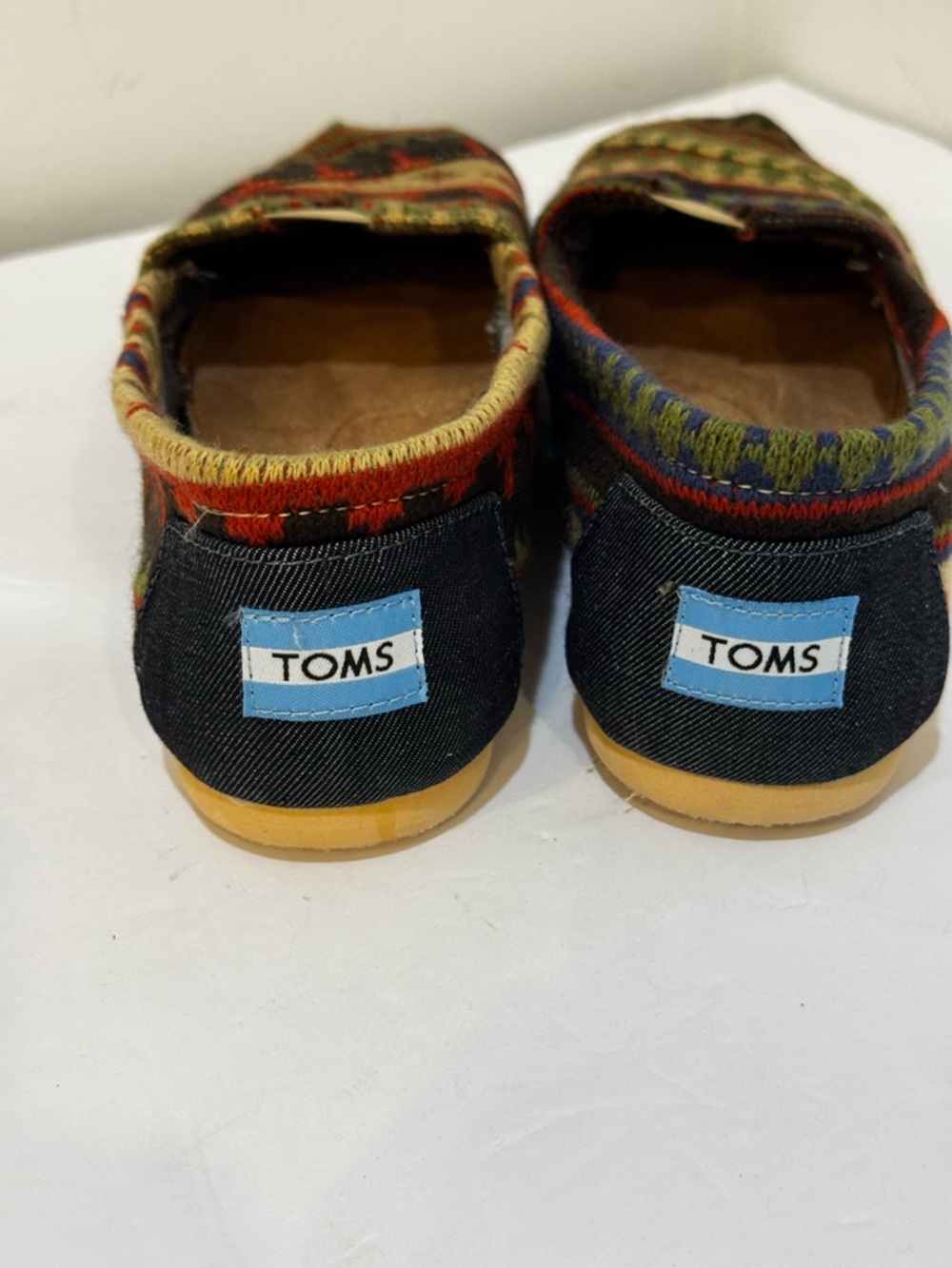 TOMS Kilim Aztec Multicolor Slip-On Flats with Tribal Pattern size 10 - Picture 3 of 8